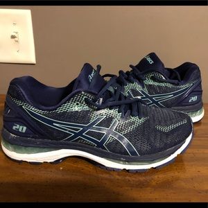 Like new Asics Gel Nimbus
